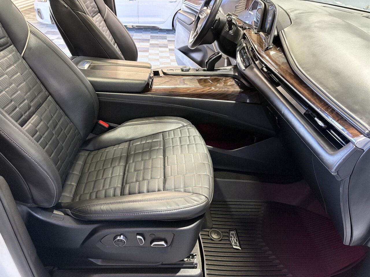 2022 Cadillac Escalade Sport Platinum - Photo 23 - Victorville, CA 92392