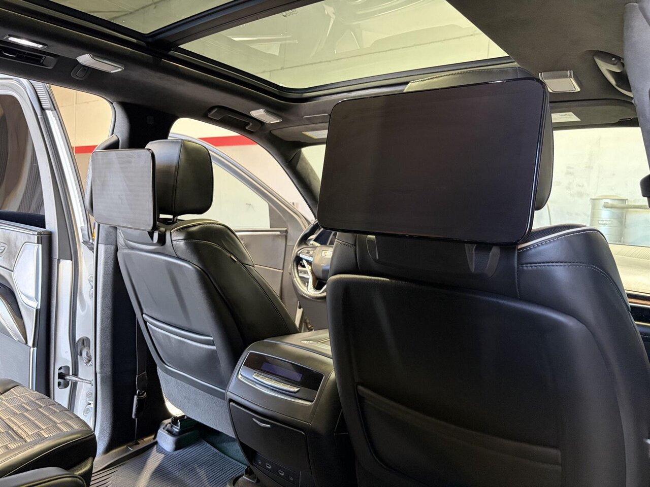 2022 Cadillac Escalade Sport Platinum - Photo 7 - Victorville, CA 92392