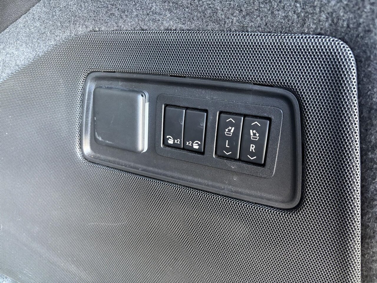 2022 Cadillac Escalade Sport Platinum - Photo 28 - Victorville, CA 92392