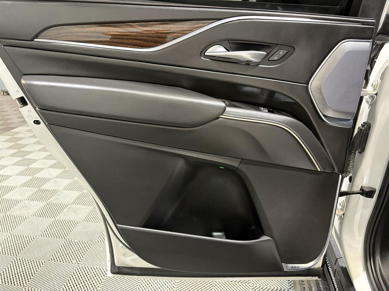 2022 Cadillac Escalade Sport Platinum - Photo 19 - Victorville, CA 92392