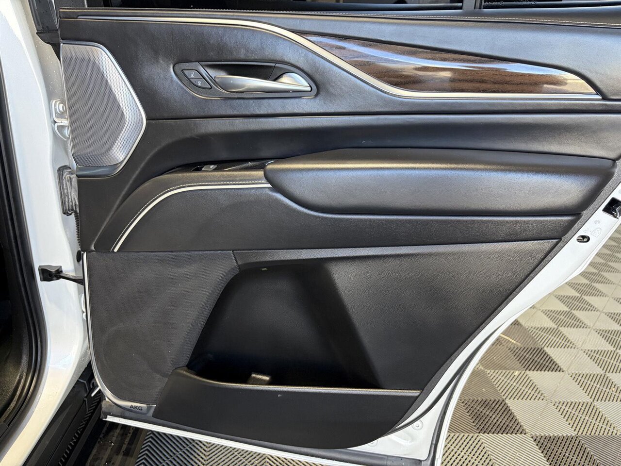 2022 Cadillac Escalade Sport Platinum - Photo 25 - Victorville, CA 92392