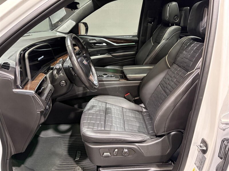 2022 Cadillac Escalade Sport Platinum  