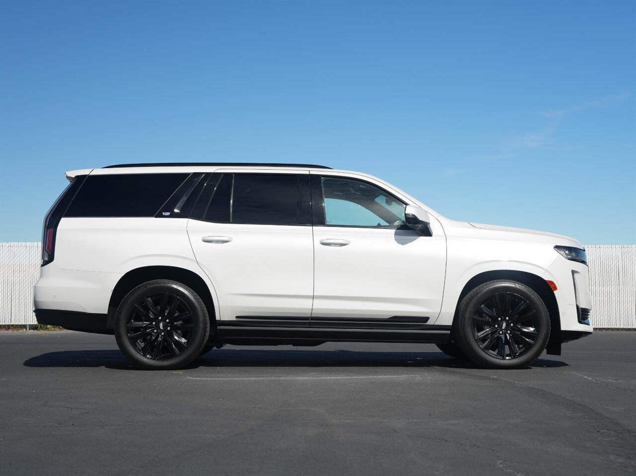 2022 Cadillac Escalade Sport Platinum - Photo 3 - Victorville, CA 92392