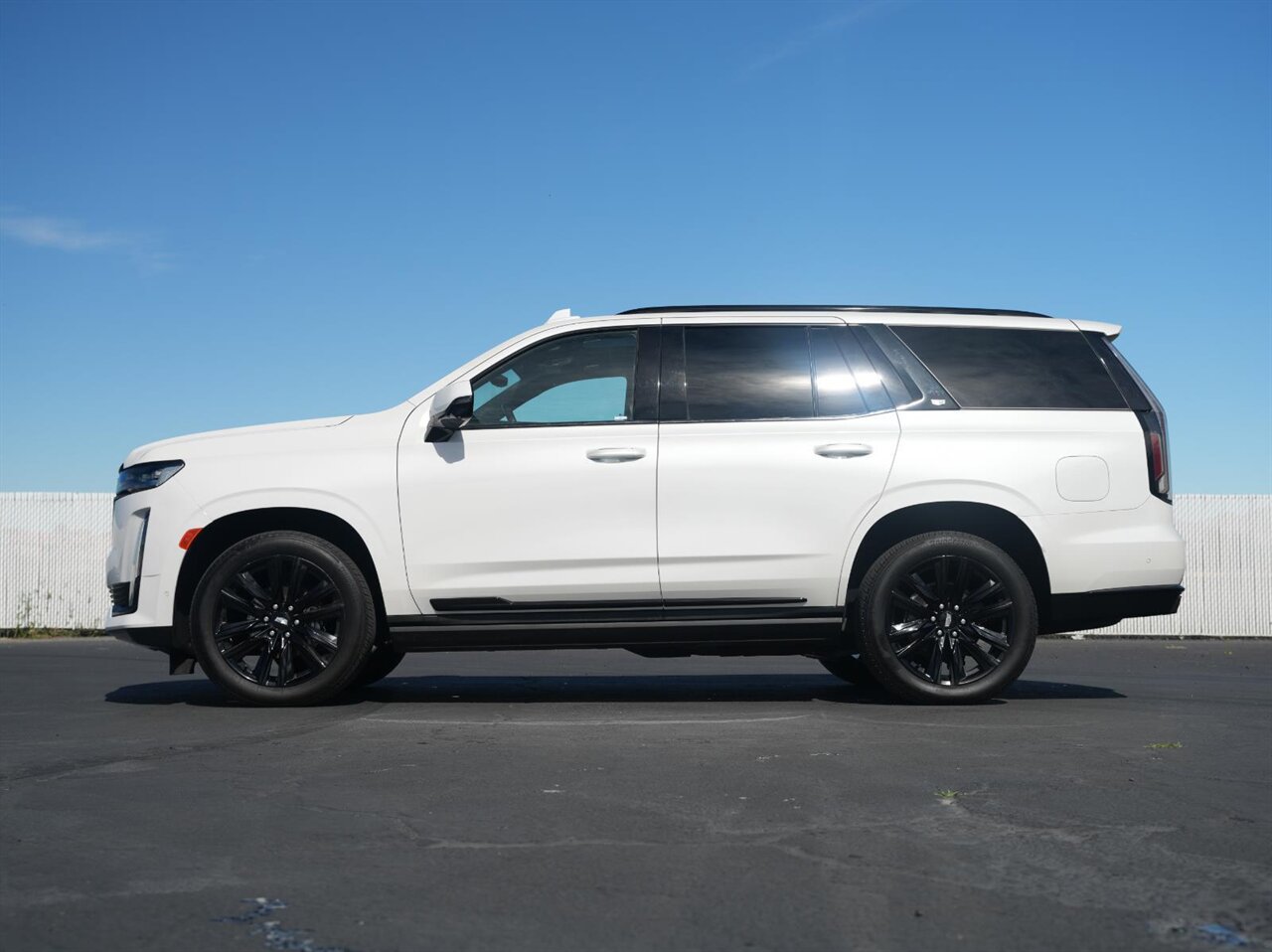 2022 Cadillac Escalade Sport Platinum - Photo 4 - Victorville, CA 92392