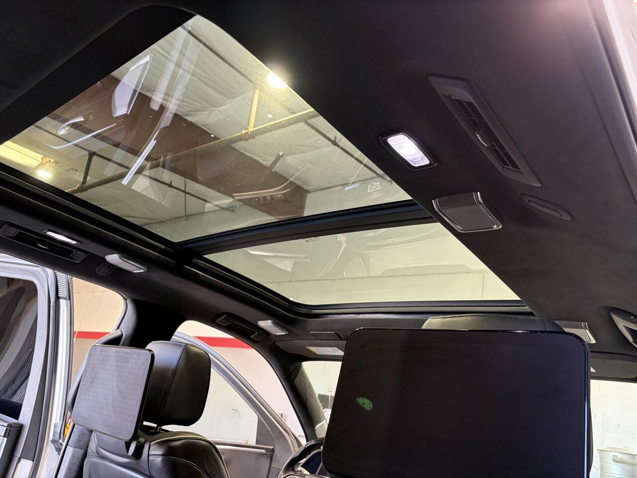 2022 Cadillac Escalade Sport Platinum - Photo 14 - Victorville, CA 92392