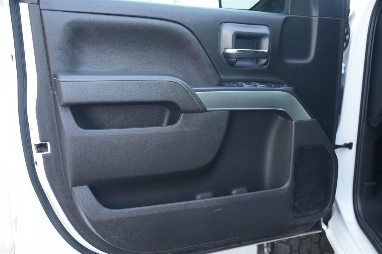 2018 Chevrolet Silverado 1500 LT   - Photo 16 - Victorville, CA 92392