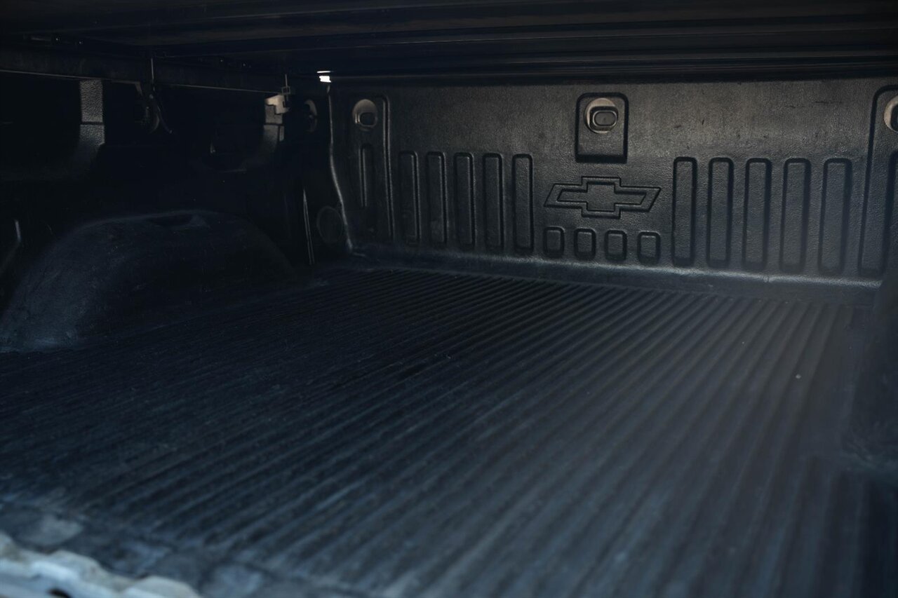 2018 Chevrolet Silverado 1500 LT   - Photo 15 - Victorville, CA 92392