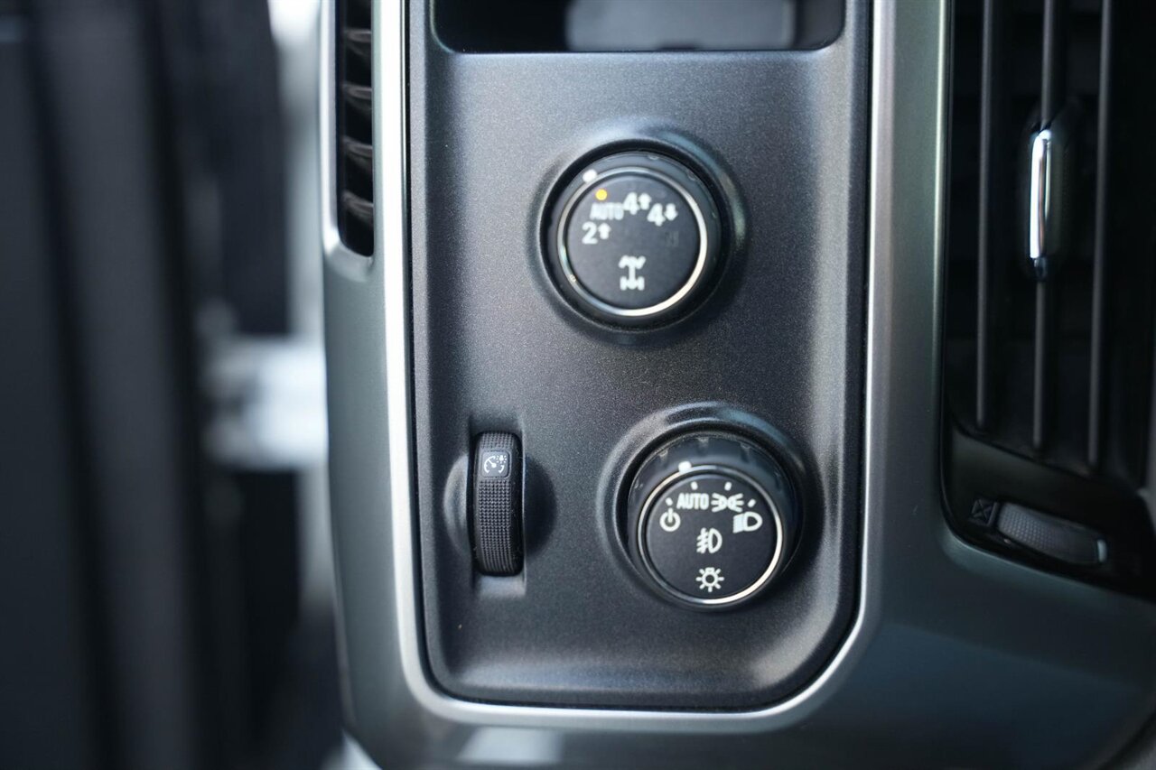 2018 Chevrolet Silverado 1500 LT   - Photo 17 - Victorville, CA 92392