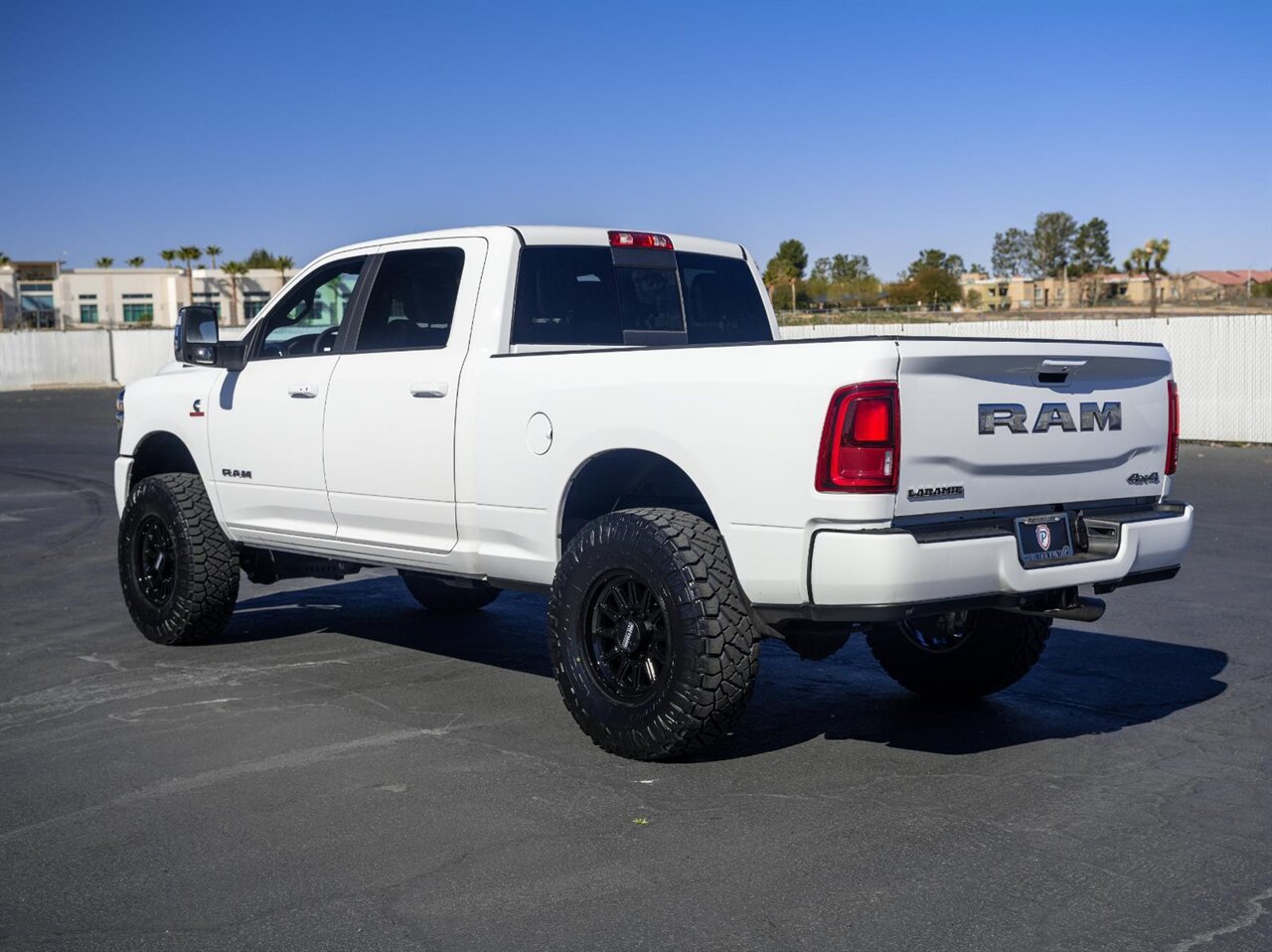 2026 RAM 2500 Laramie Level Kit - Method Wheels - Nitto Tires - Photo 10 - Victorville, CA 92392
