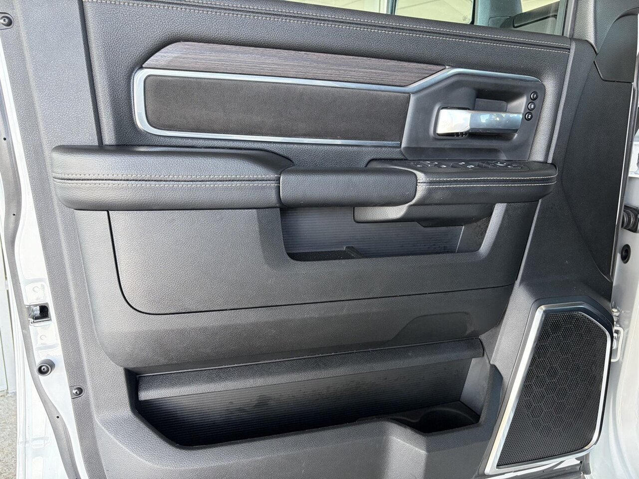 2026 RAM 2500 Laramie - Photo 9 - Victorville, CA 92392