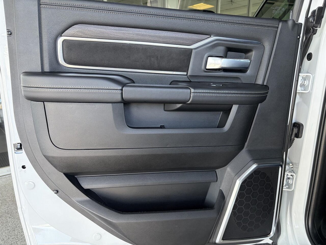 2026 RAM 2500 Laramie - Photo 21 - Victorville, CA 92392