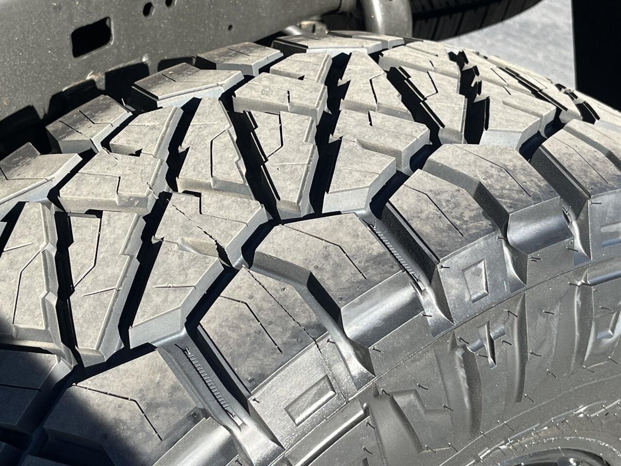 2024 RAM 2500 Laramie   - Photo 4 - Victorville, CA 92392