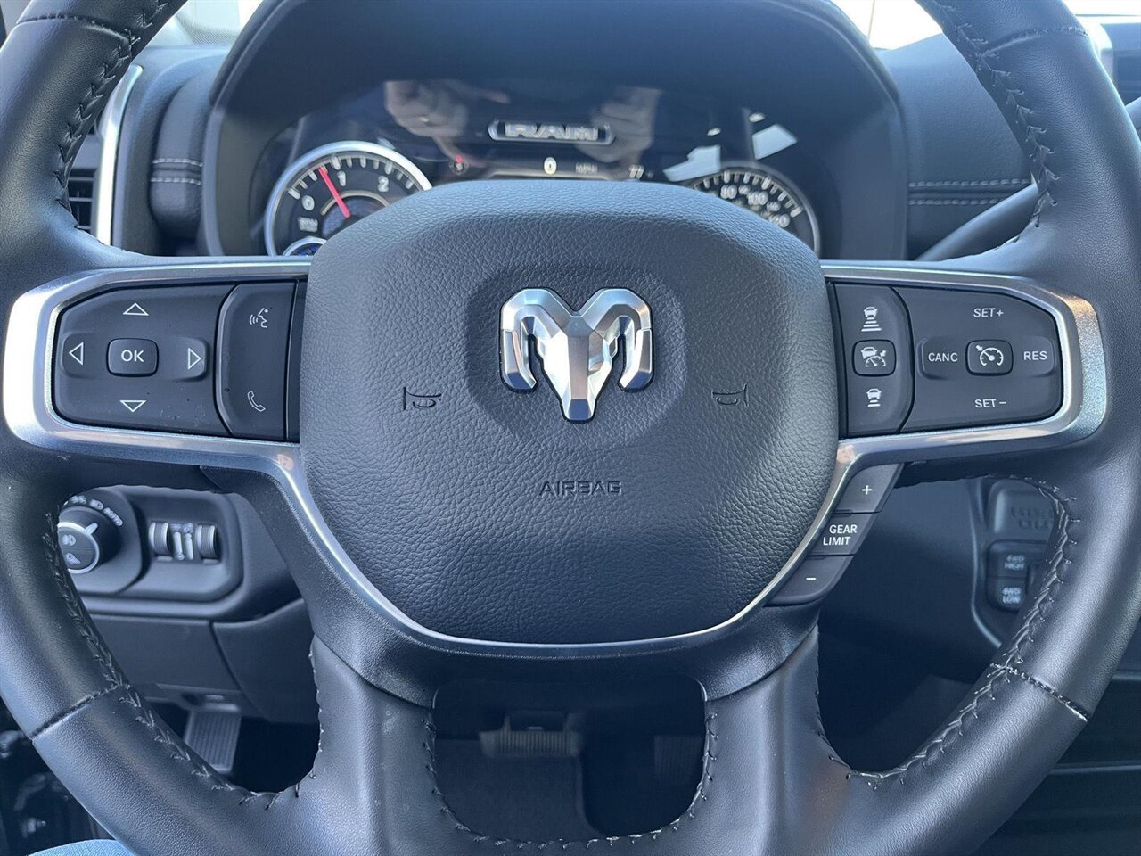 2024 RAM 2500 Laramie   - Photo 17 - Victorville, CA 92392