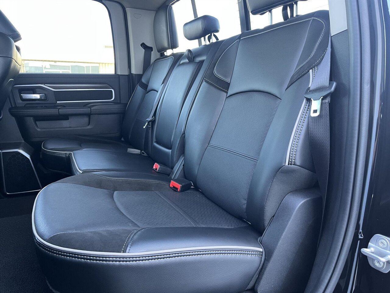 2024 RAM 2500 Laramie   - Photo 25 - Victorville, CA 92392