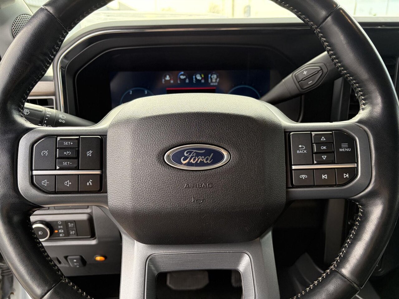 2024 Ford F-250 Super Duty Lariat   - Photo 16 - Victorville, CA 92392