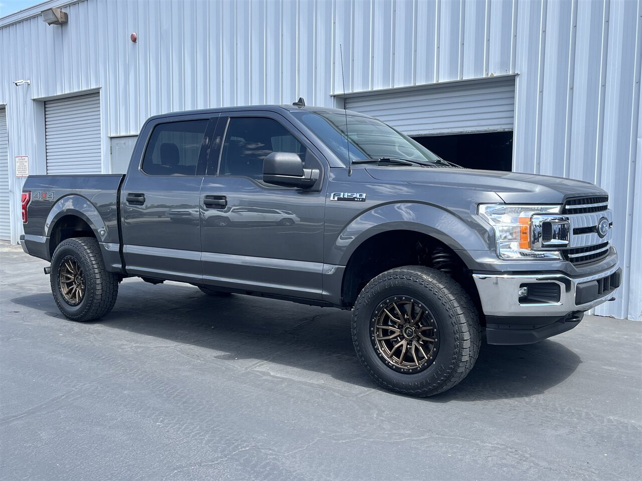 2020 Ford F-150 XLT   - Photo 1 - Victorville, CA 92392