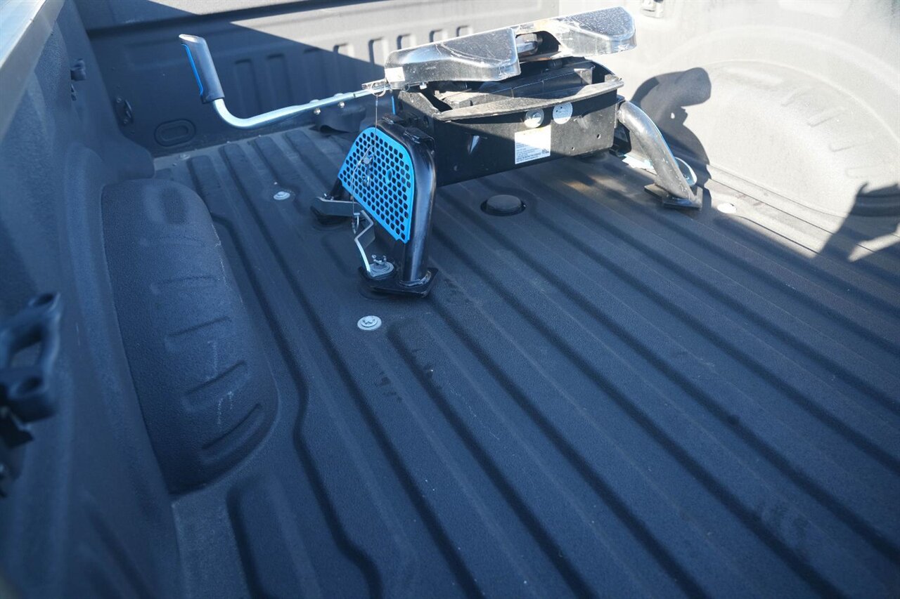 2018 Ford F-250 Super Duty XLT - Photo 5 - Victorville, CA 92392