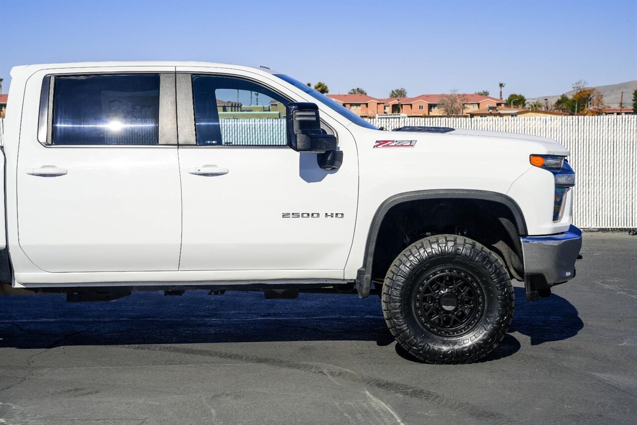 2022 Chevrolet Silverado 2500HD LT - Photo 9 - Victorville, CA 92392