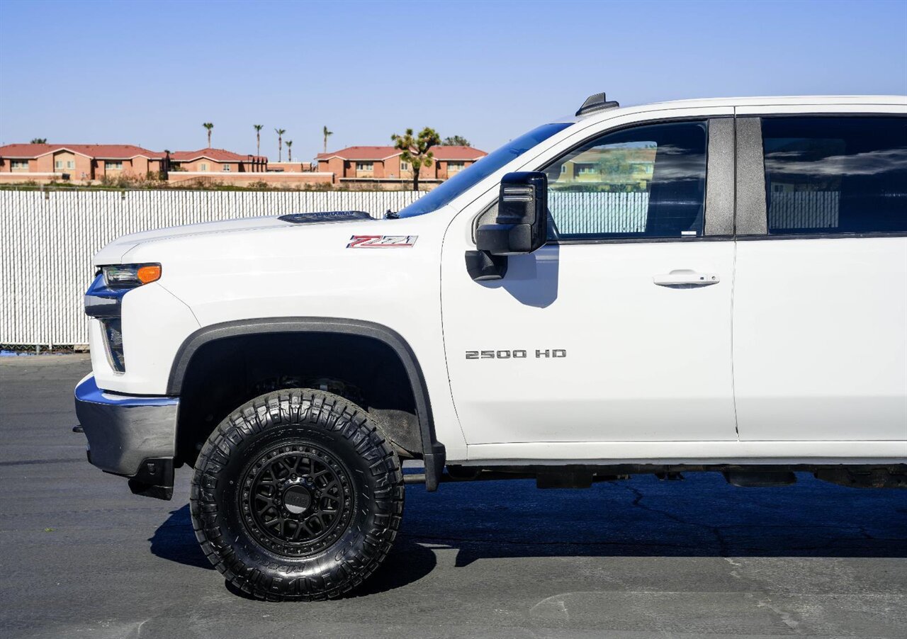 2022 Chevrolet Silverado 2500HD LT - Photo 4 - Victorville, CA 92392