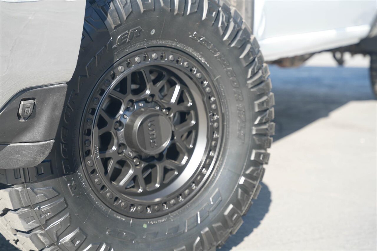 2022 Chevrolet Silverado 2500HD LT - Photo 2 - Victorville, CA 92392