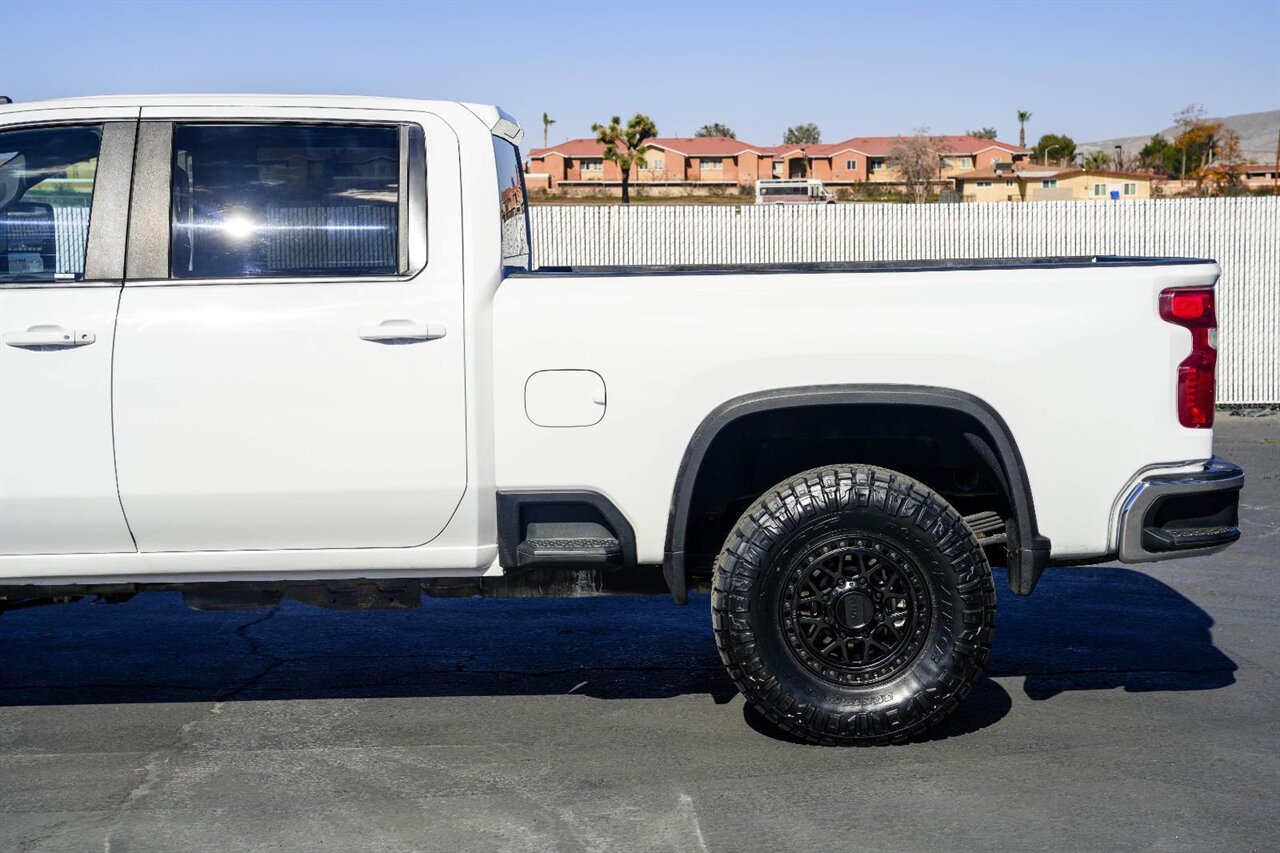 2022 Chevrolet Silverado 2500HD LT - Photo 5 - Victorville, CA 92392