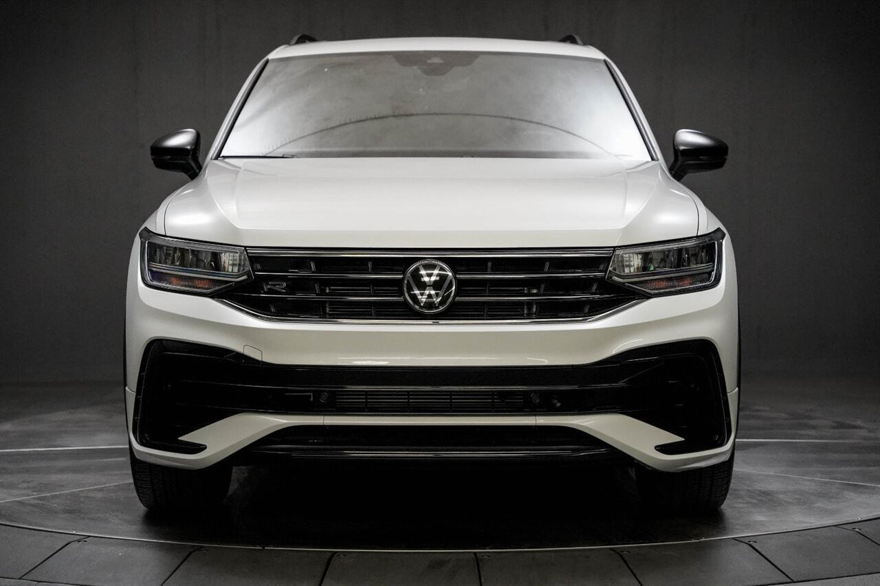 2023 Volkswagen Tiguan SE R-Line Black   - Photo 4 - Victorville, CA 92392