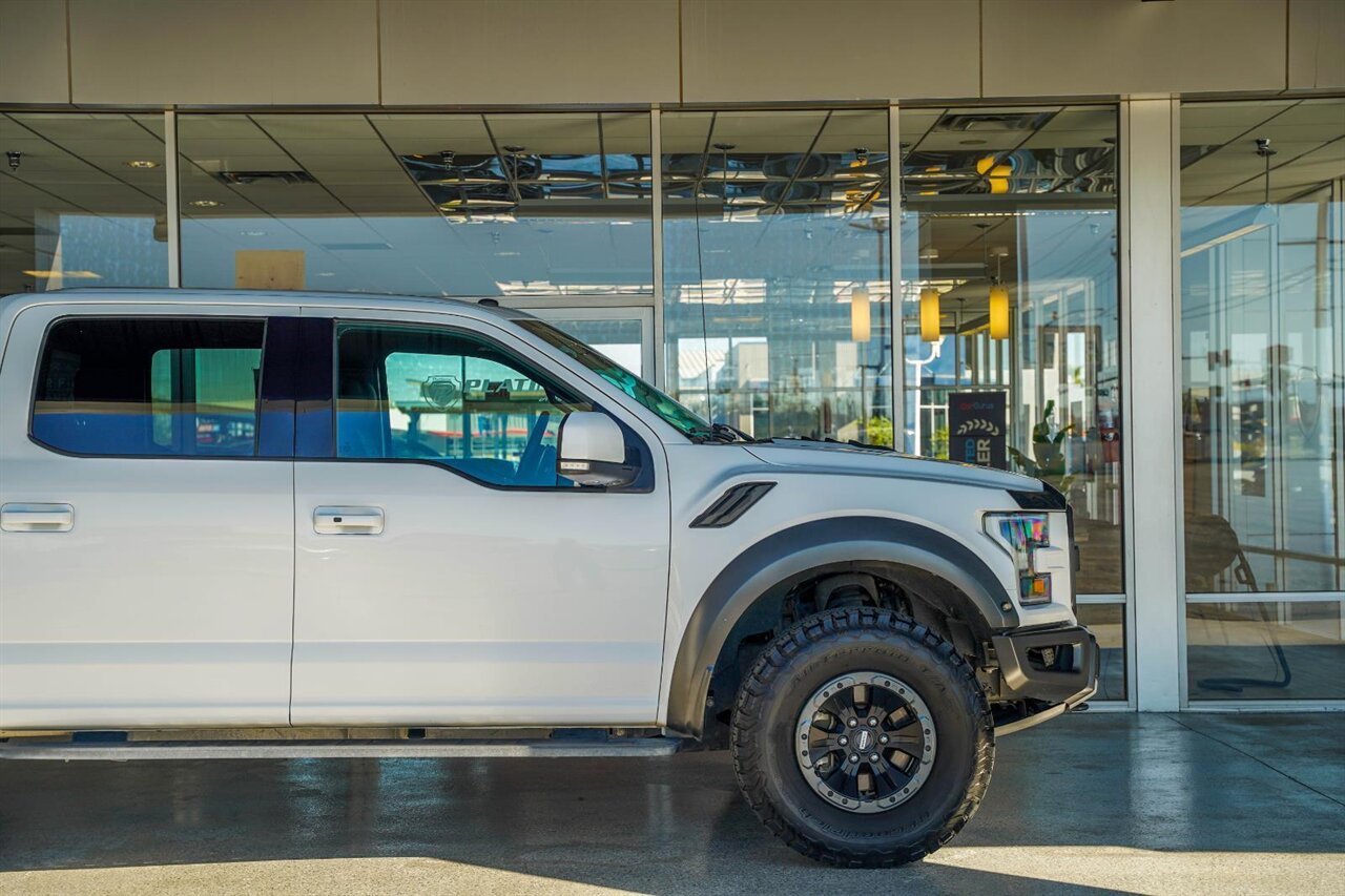 2017 Ford F-150 Raptor   - Photo 12 - Victorville, CA 92392