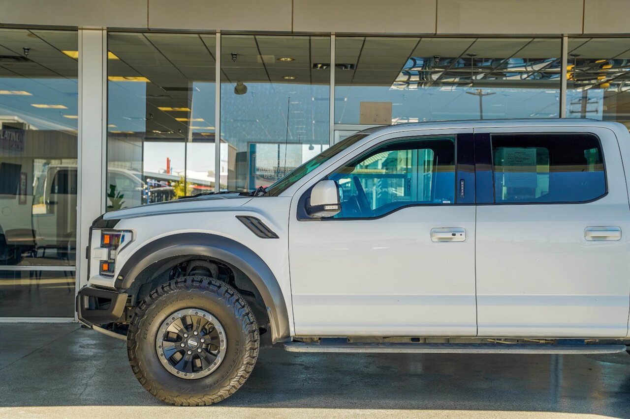 2017 Ford F-150 Raptor   - Photo 8 - Victorville, CA 92392