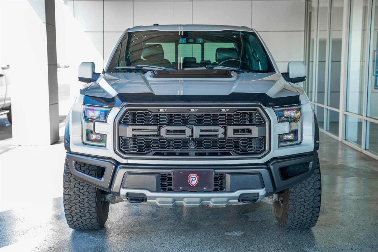 2017 Ford F-150 Raptor   - Photo 3 - Victorville, CA 92392