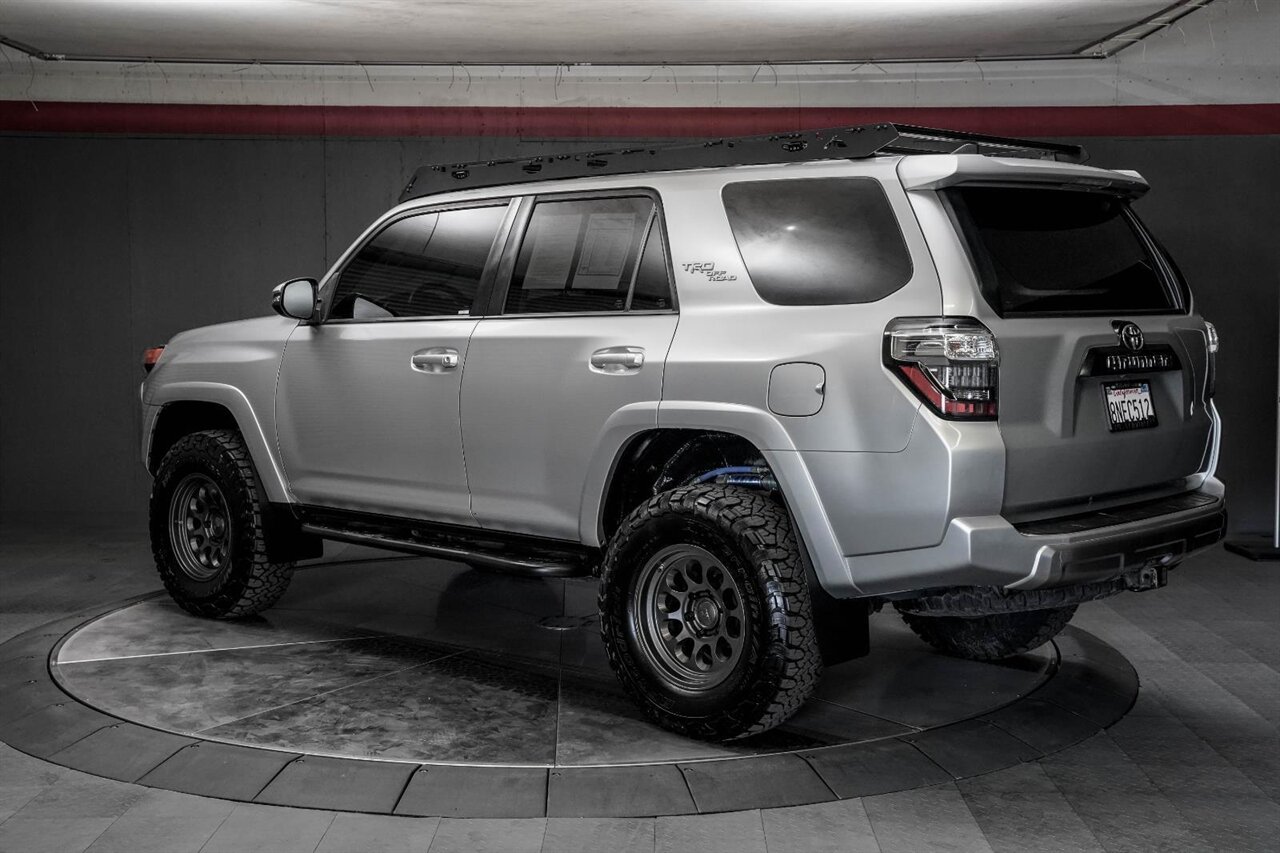 2020 Toyota 4Runner TRD Off-Road Premium   - Photo 13 - Victorville, CA 92392