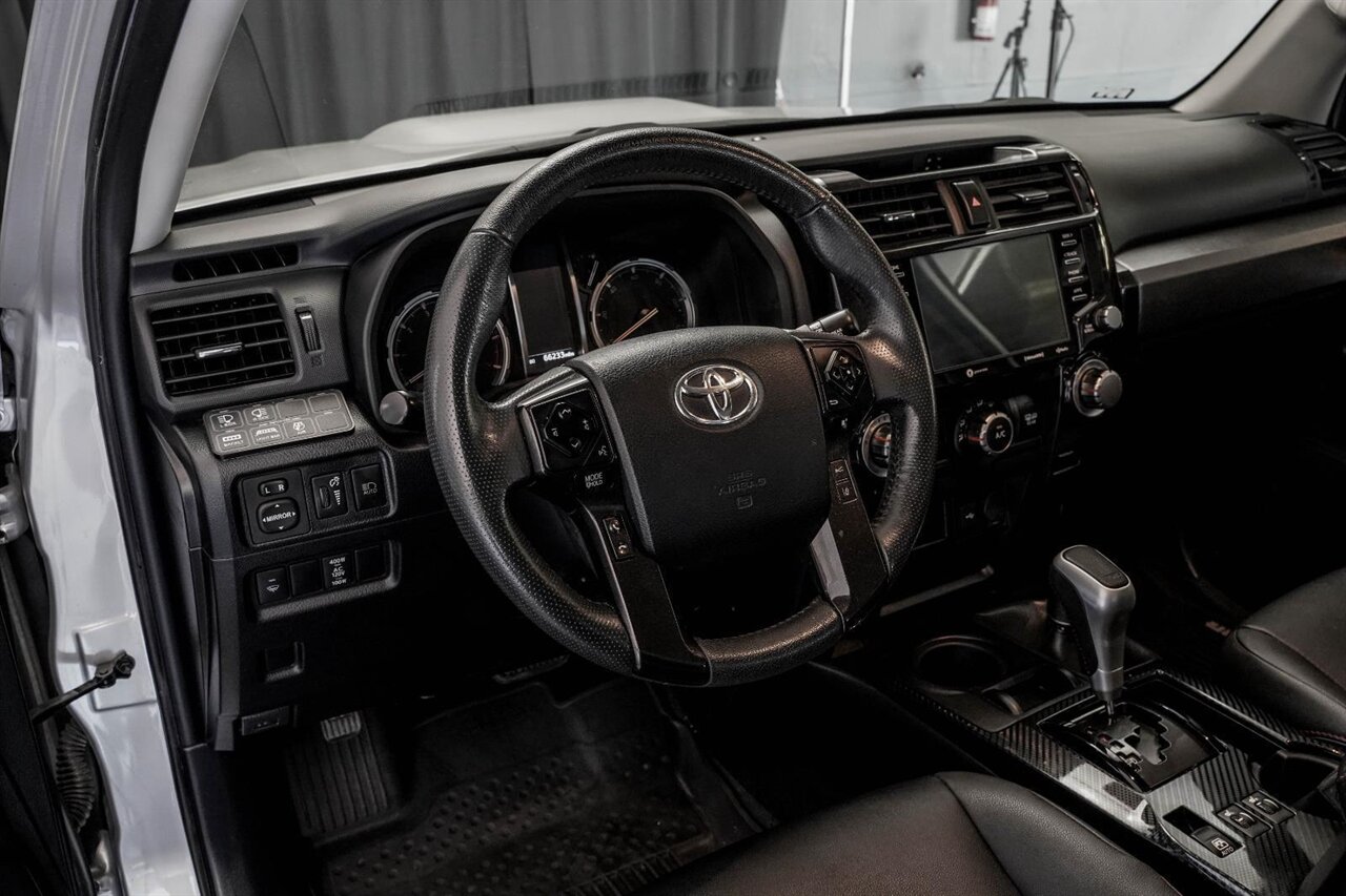 2020 Toyota 4Runner TRD Off-Road Premium   - Photo 29 - Victorville, CA 92392