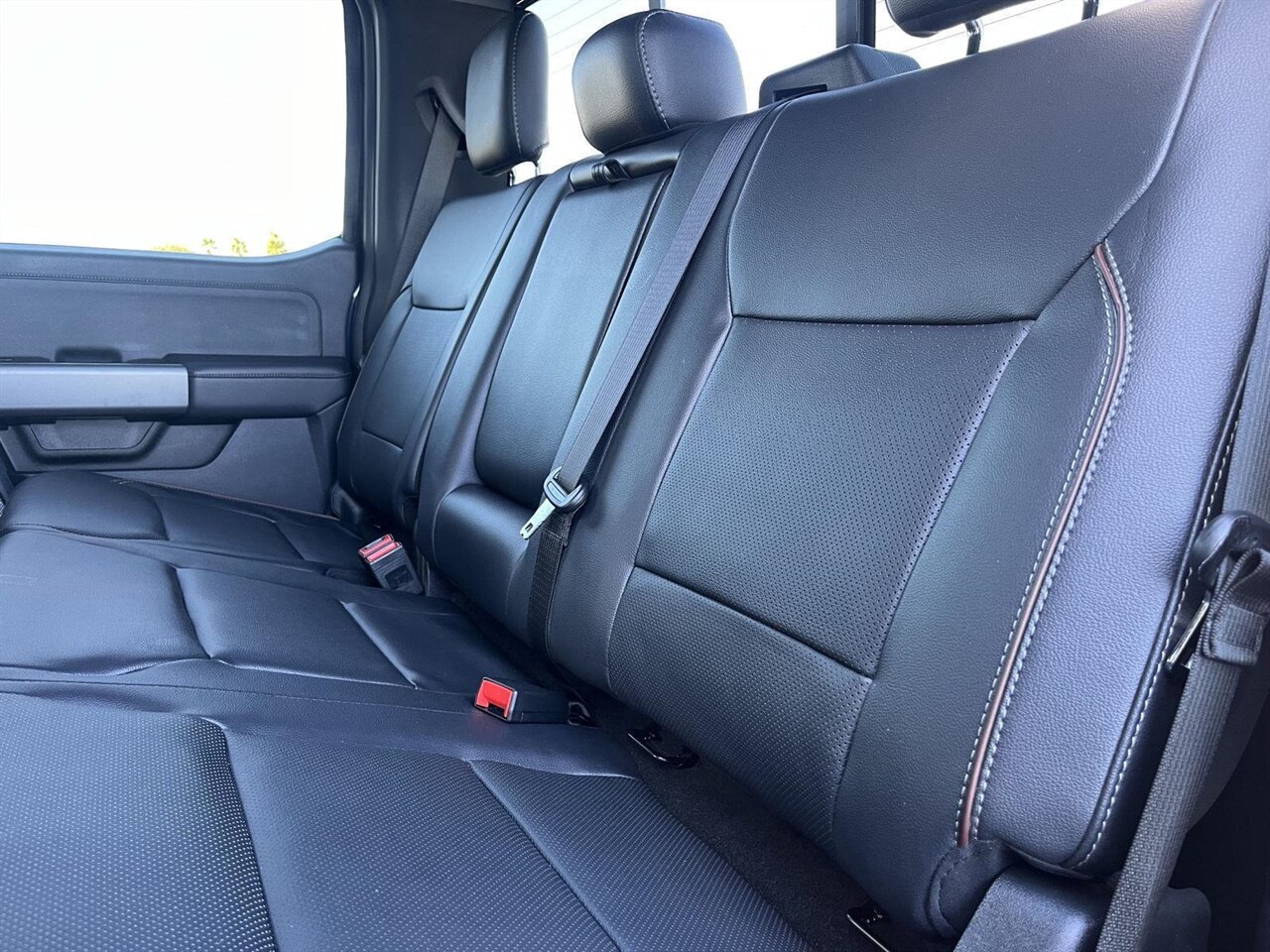 2024 Ford F-250 Super Duty Lariat   - Photo 21 - Victorville, CA 92392