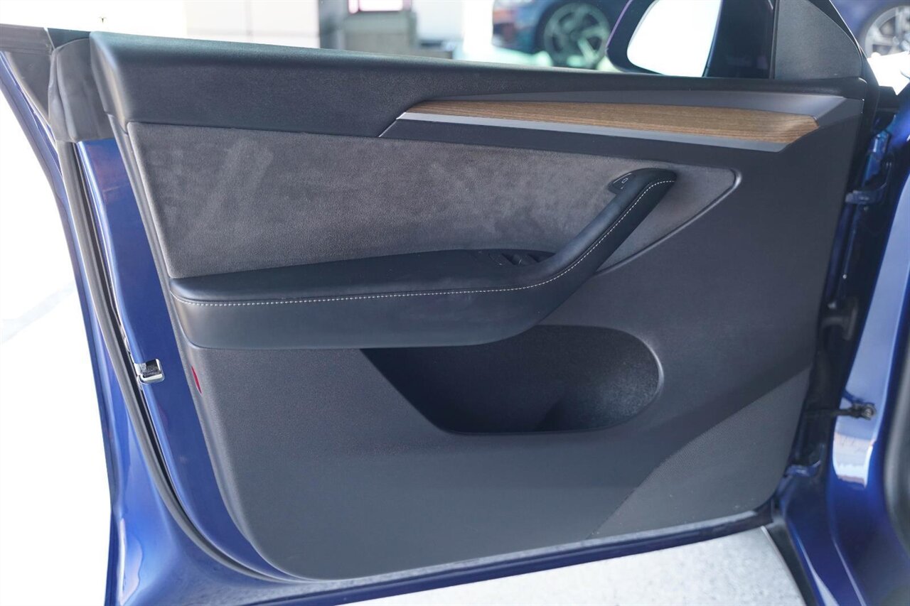 2023 Tesla Model Y Long Range   - Photo 13 - Victorville, CA 92392