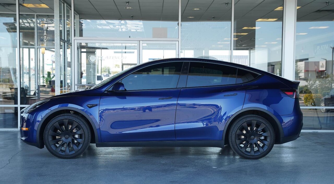 2023 Tesla Model Y Long Range   - Photo 8 - Victorville, CA 92392