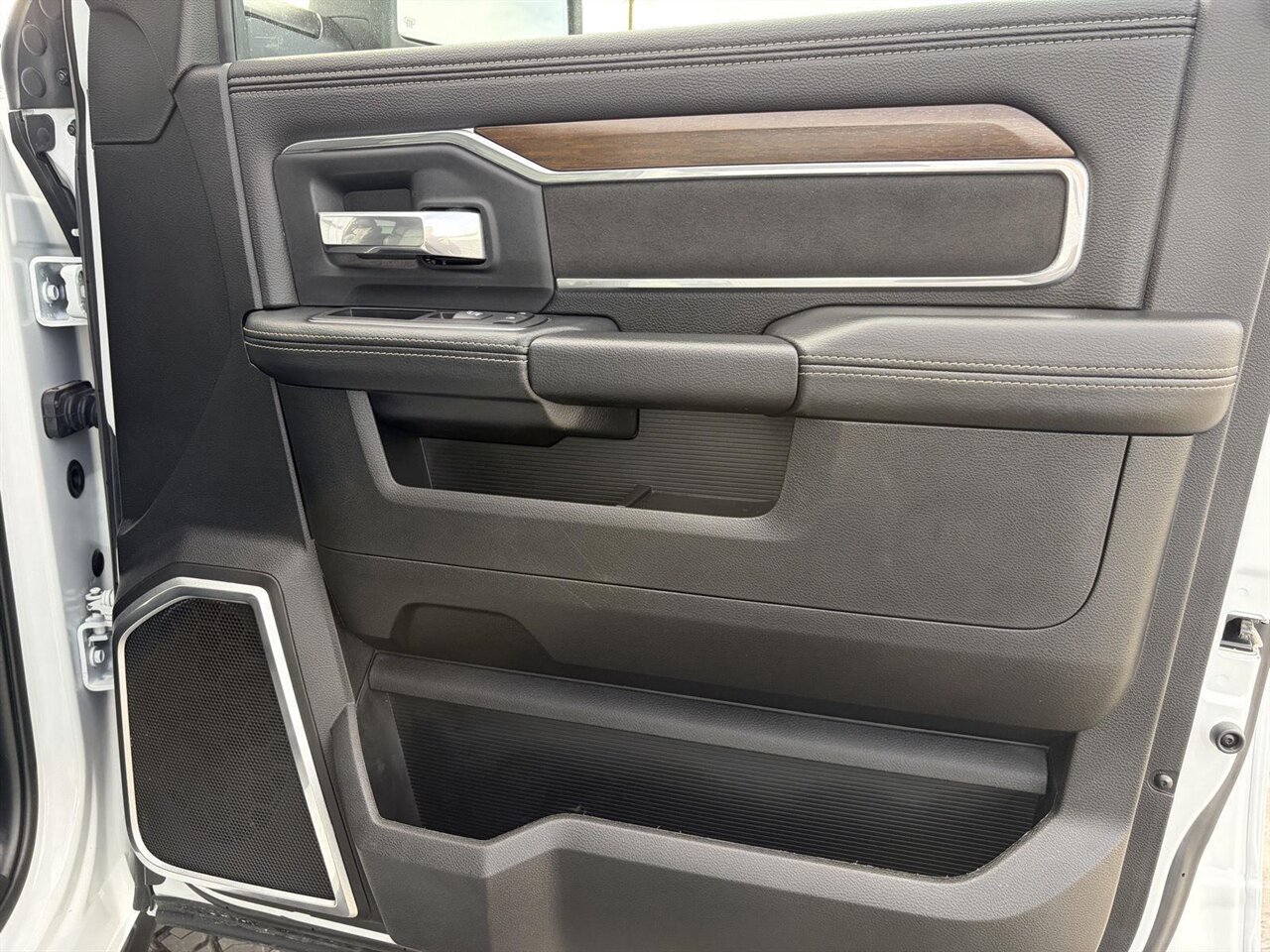 2024 RAM 2500 Laramie - Photo 22 - Victorville, CA 92392