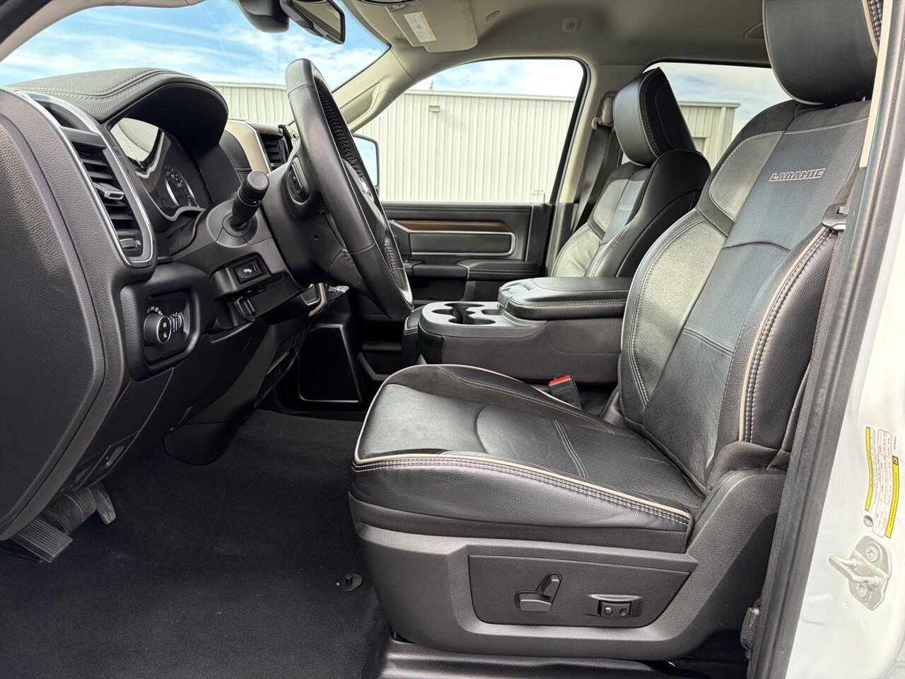 2024 RAM 2500 Laramie - Photo 2 - Victorville, CA 92392