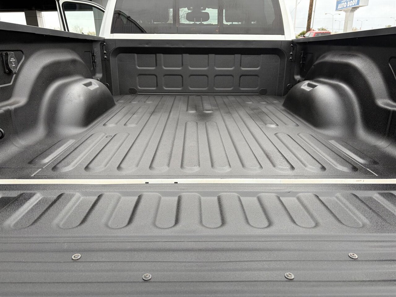 2024 RAM 2500 Laramie   - Photo 12 - Victorville, CA 92392