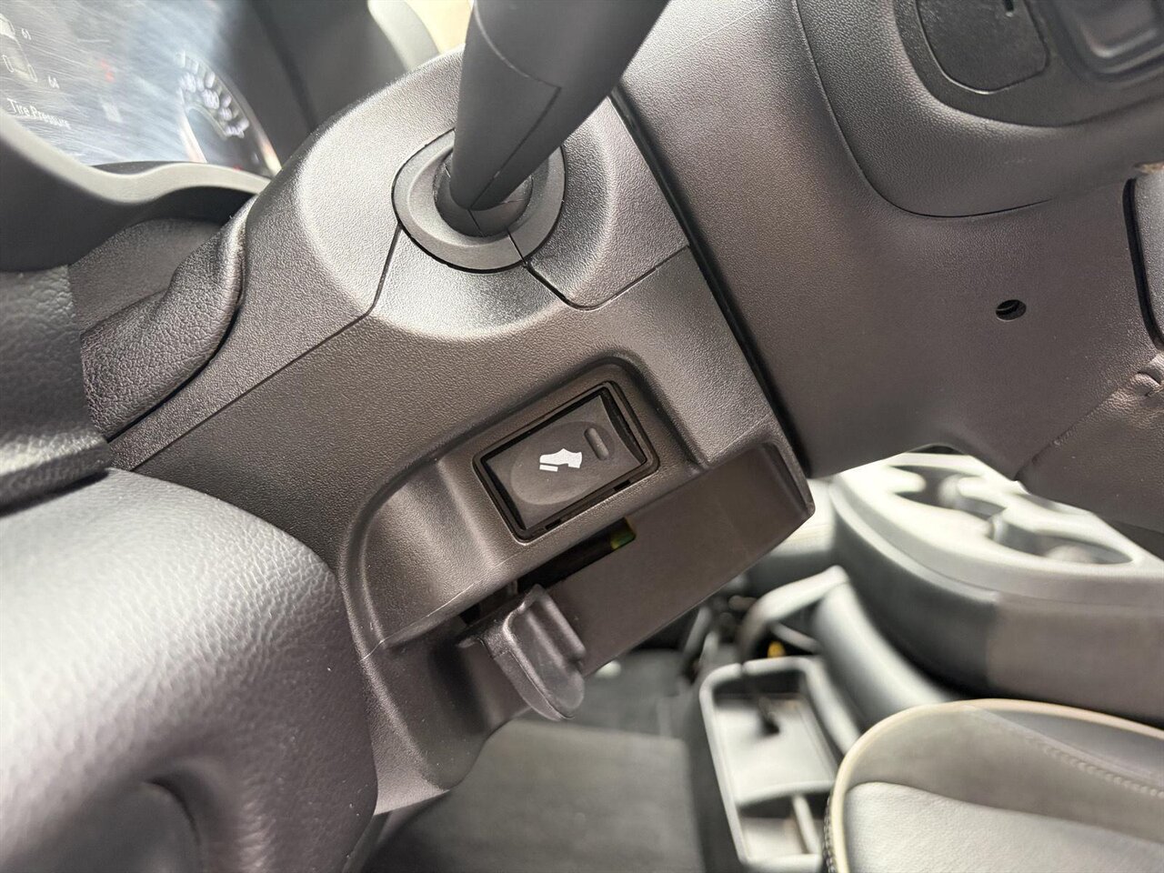 2024 RAM 2500 Laramie   - Photo 14 - Victorville, CA 92392