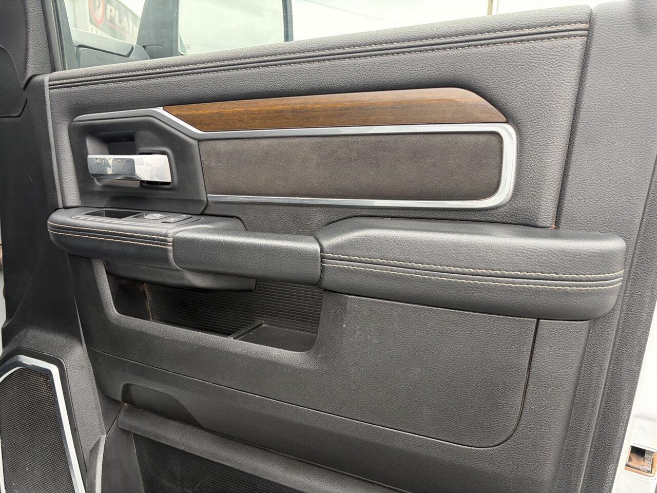 2024 RAM 2500 Laramie   - Photo 25 - Victorville, CA 92392