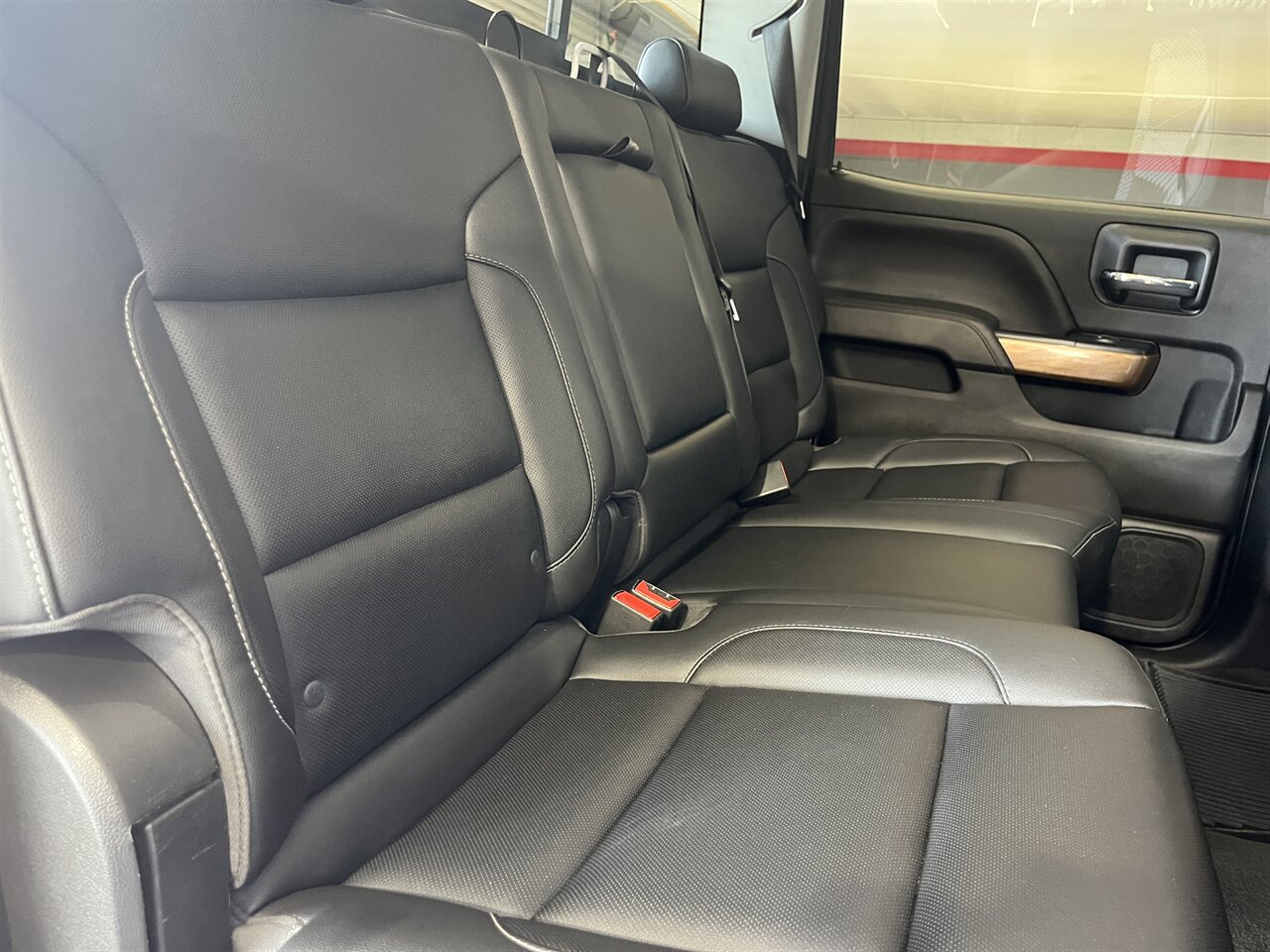 2018 Chevrolet Silverado 2500HD LTZ - Photo 31 - Victorville, CA 92392