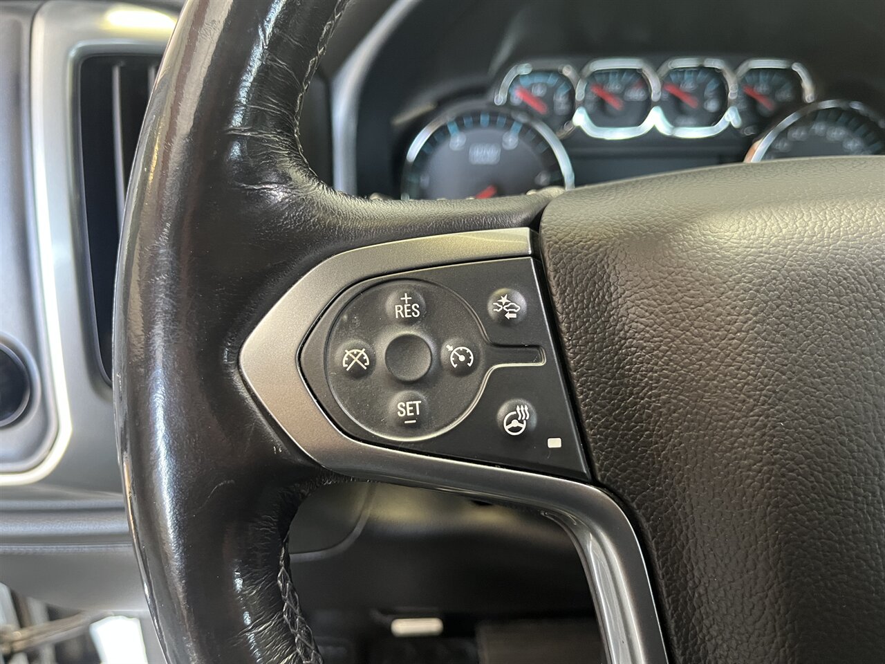 2018 Chevrolet Silverado 2500HD LTZ - Photo 21 - Victorville, CA 92392