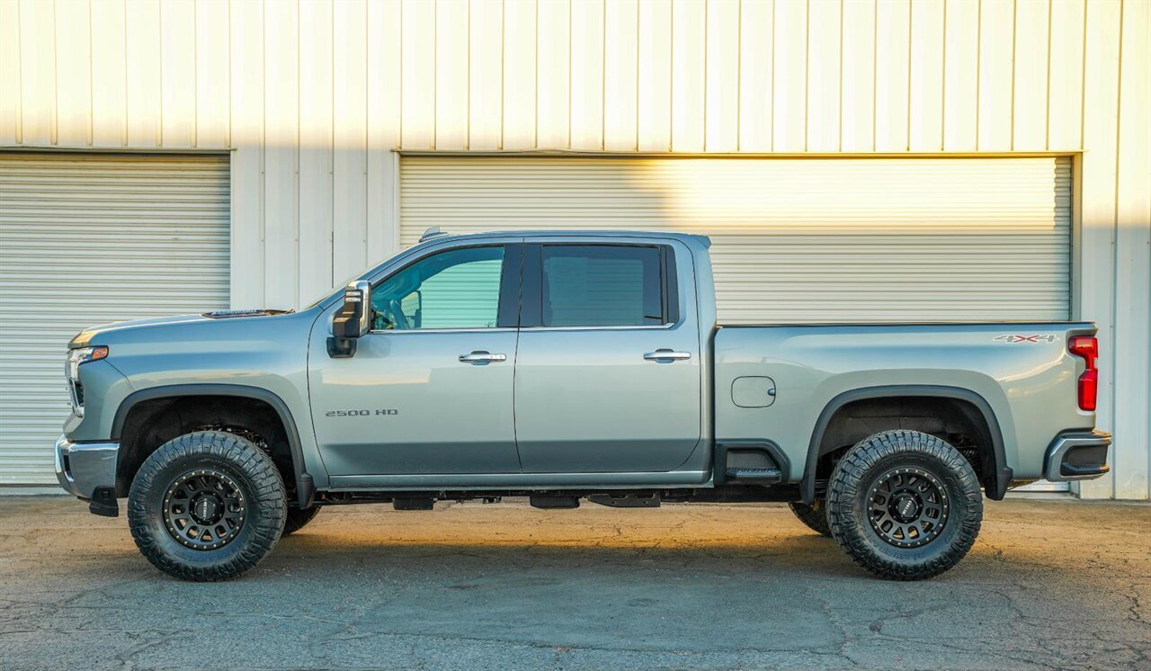 2024 Chevrolet Silverado 2500HD LTZ   - Photo 11 - Victorville, CA 92392