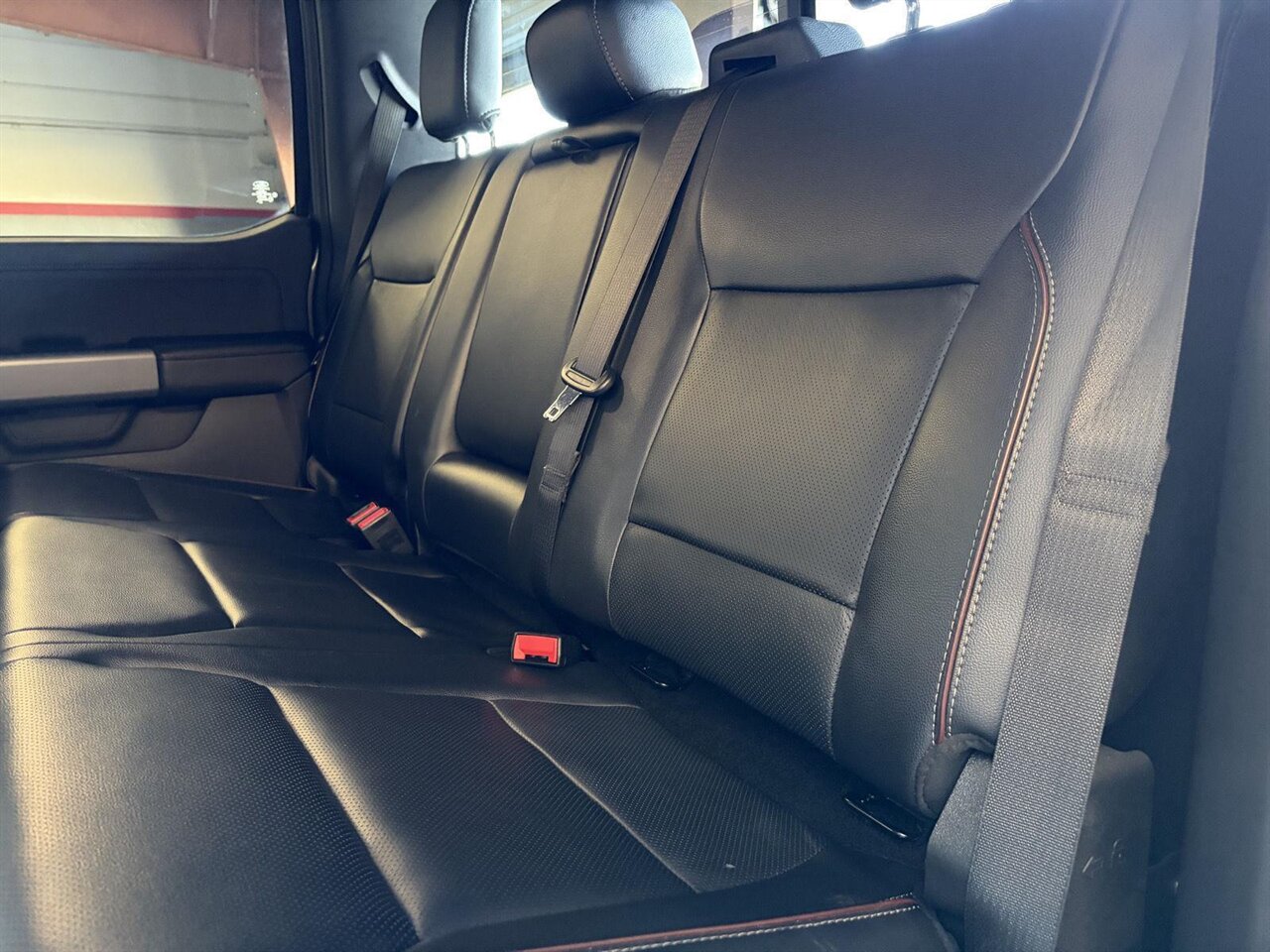 2024 Ford F-250 Super Duty Lariat   - Photo 27 - Victorville, CA 92392