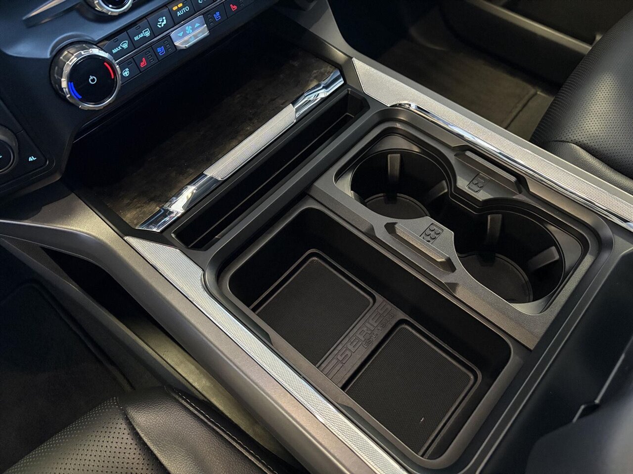 2024 Ford F-250 Super Duty Lariat   - Photo 19 - Victorville, CA 92392