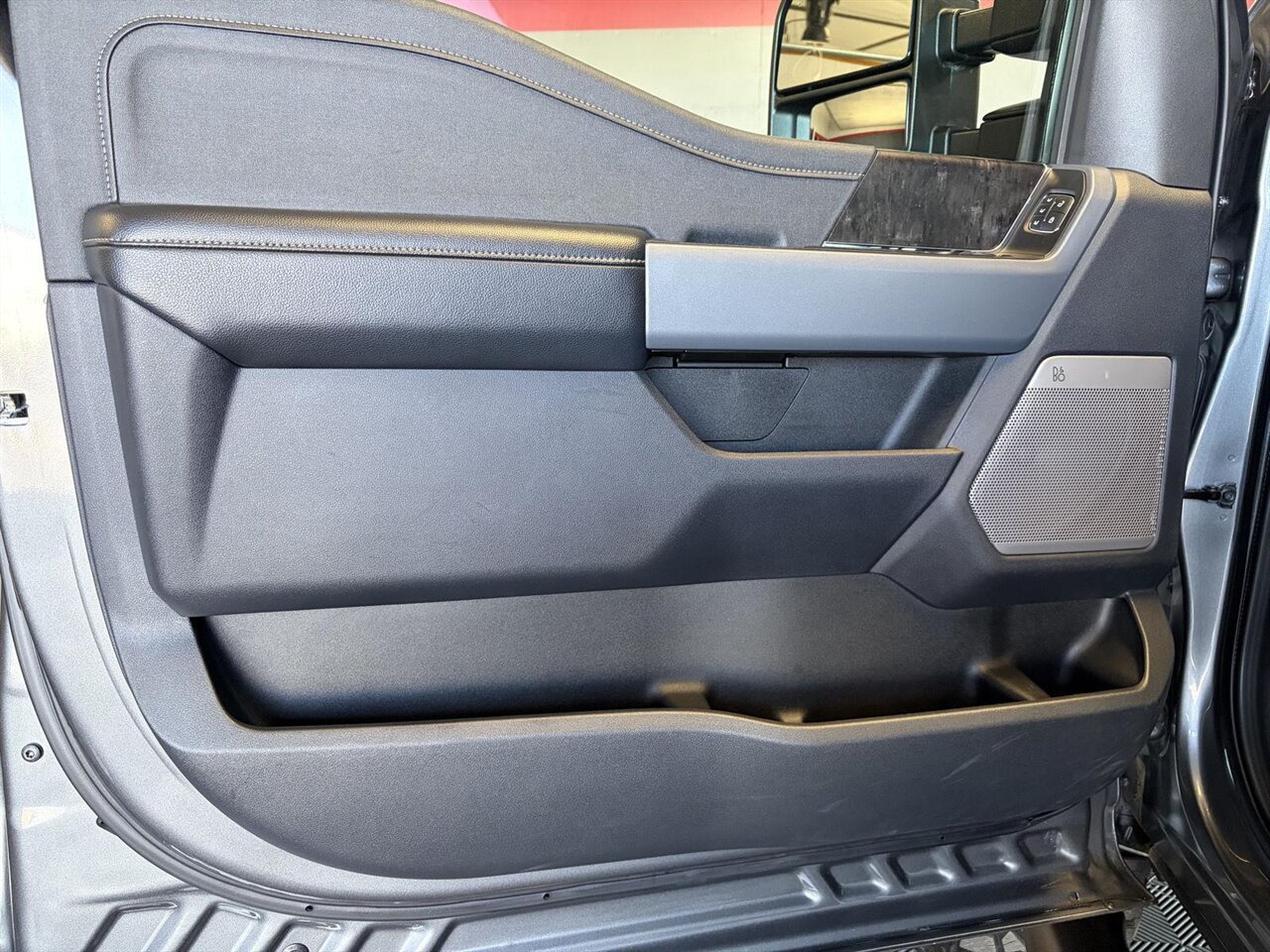 2024 Ford F-250 Super Duty Lariat   - Photo 15 - Victorville, CA 92392