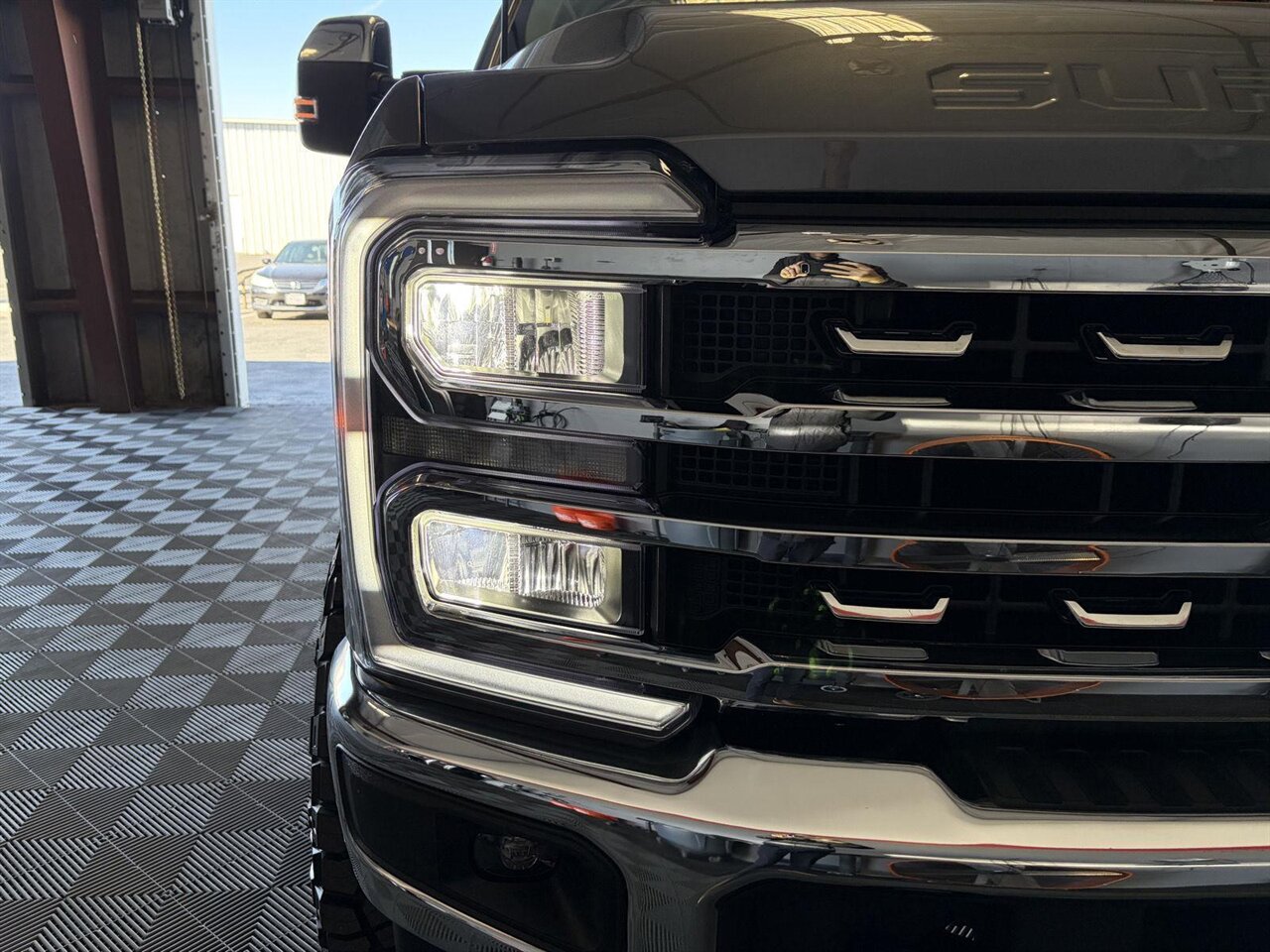 2024 Ford F-250 Super Duty Lariat   - Photo 4 - Victorville, CA 92392