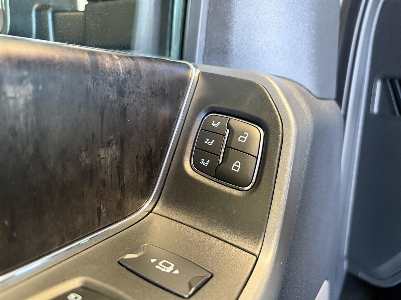 2024 Ford F-250 Super Duty Lariat   - Photo 17 - Victorville, CA 92392