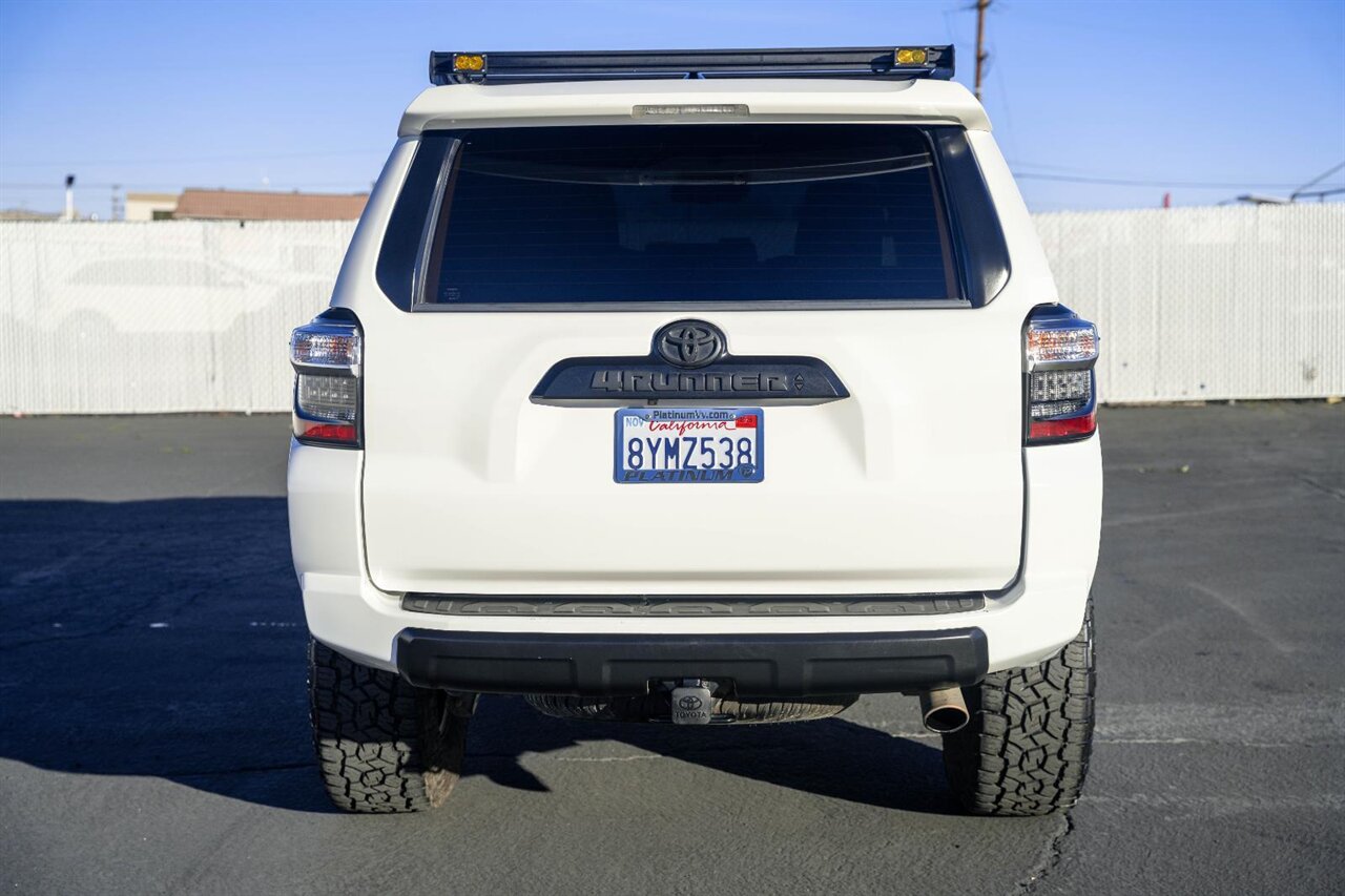 2020 Toyota 4Runner TRD Off-Road Premium   - Photo 14 - Victorville, CA 92392