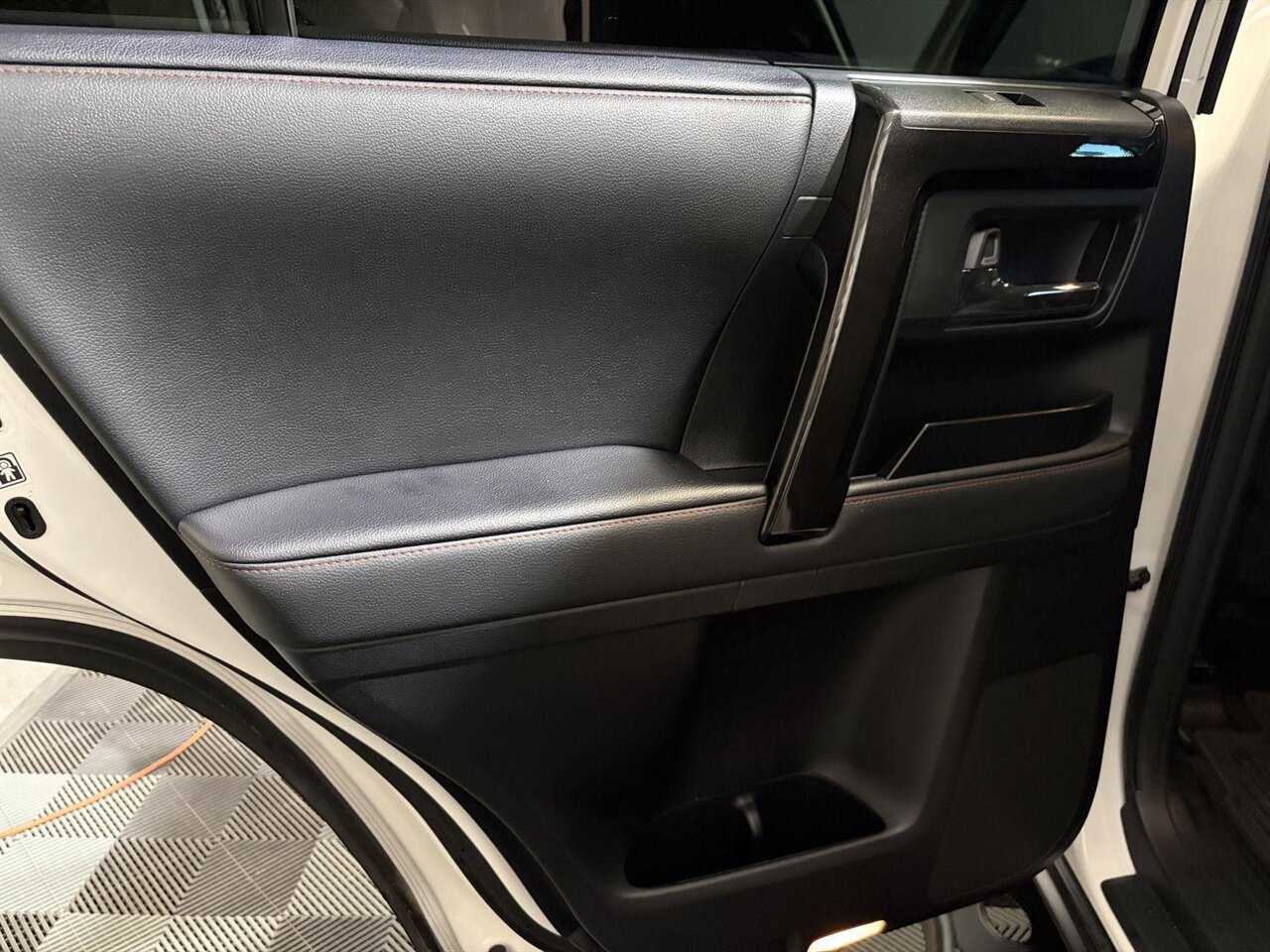 2020 Toyota 4Runner TRD Off-Road Premium   - Photo 32 - Victorville, CA 92392