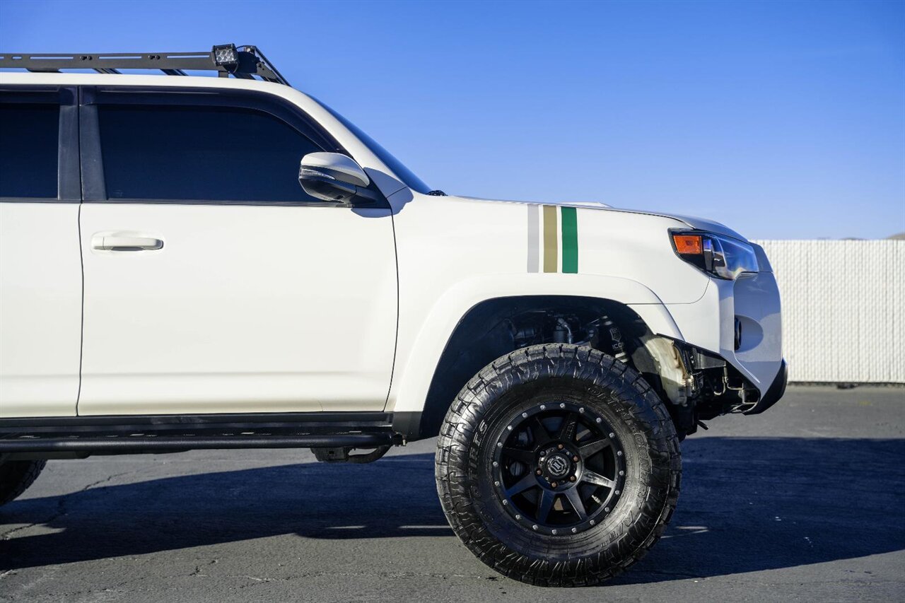 2020 Toyota 4Runner TRD Off-Road Premium   - Photo 11 - Victorville, CA 92392